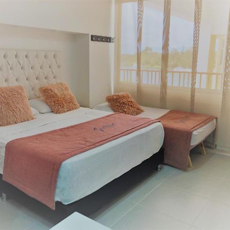 Apartamento Frente Al Malecon Guatape Exterior photo
