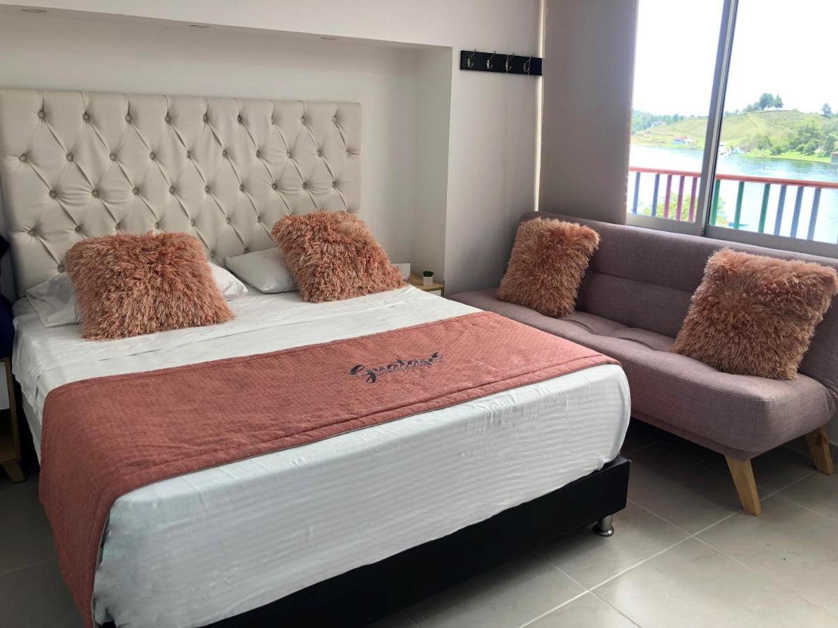 Apartamento Frente Al Malecon Guatape Exterior photo